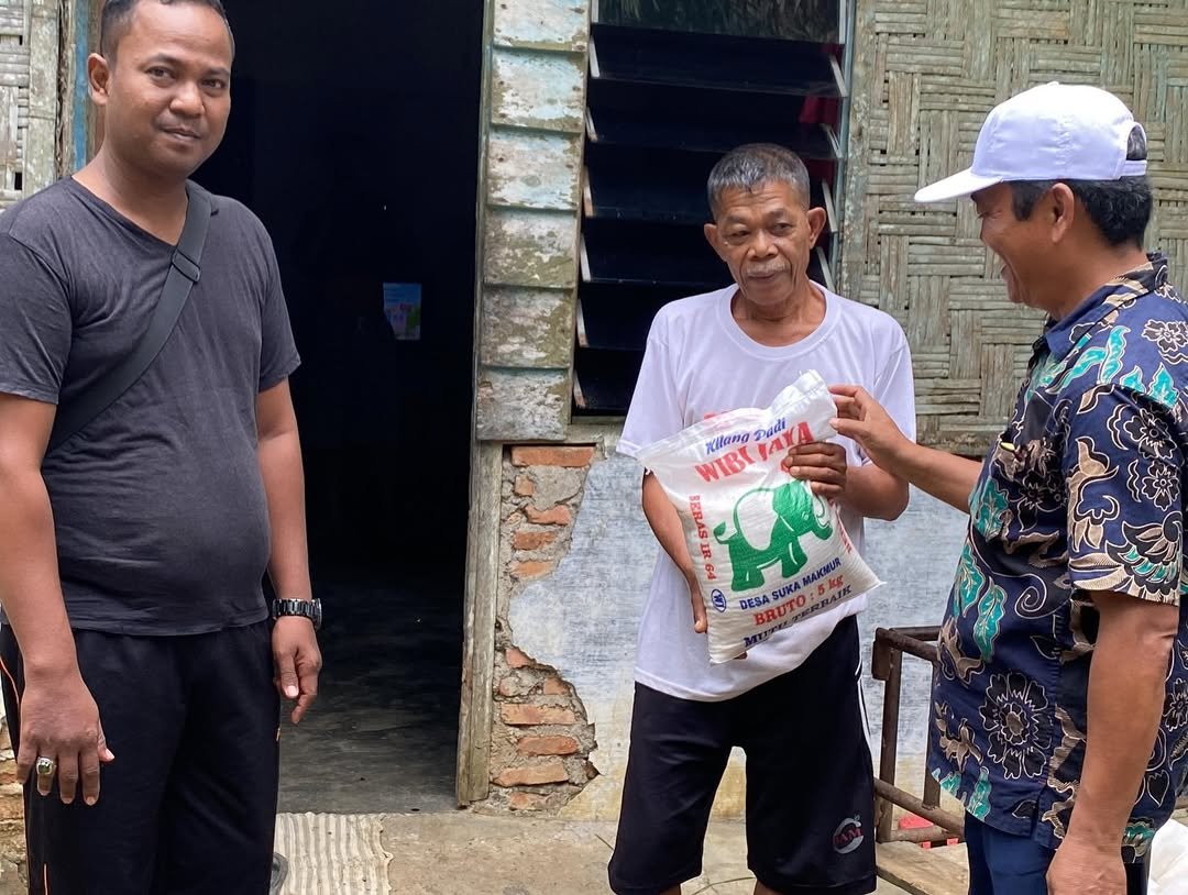 Peduli Sesama Masyarakat Desa Suka Makmur